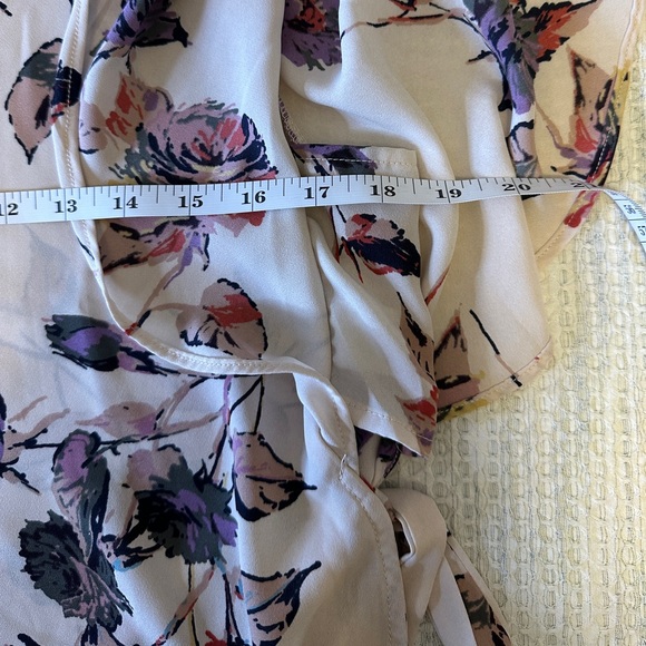 Pink Floral Flutter Sleeve Blouse - M - Picture 5 of 7